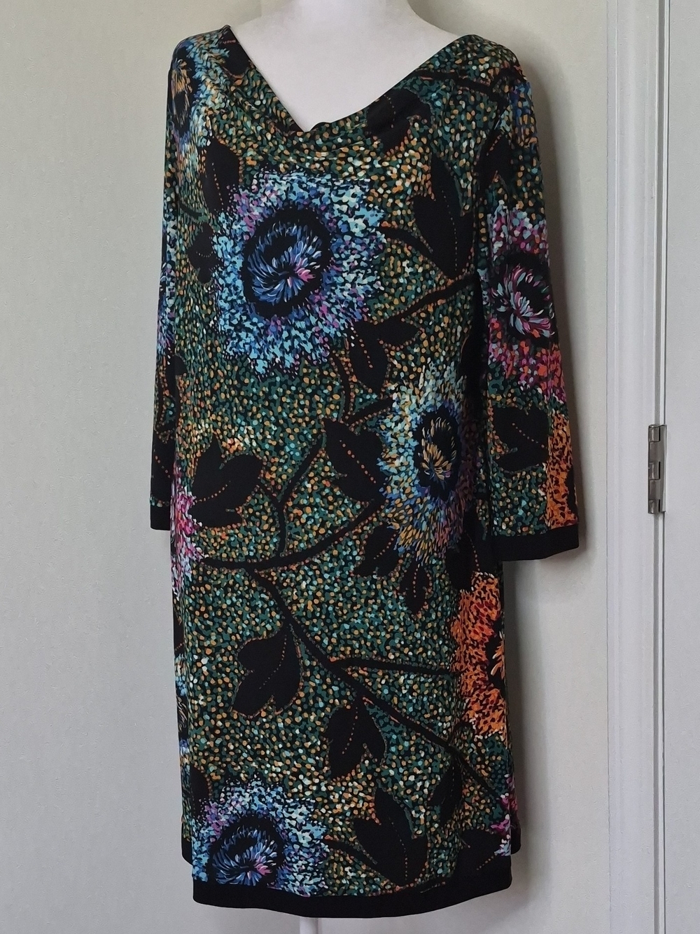 Monaco Nights Black Floral V-Neck Long Sleeve Shift Dress in Multicolor Size XL